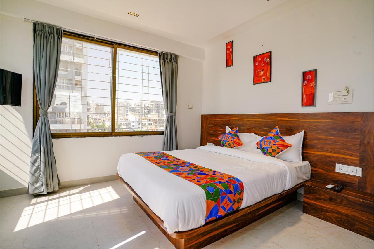 Fabhotel Crystal Inn - Nr Suvarndeep Chowk Pimpri-Chinchwad Экстерьер фото