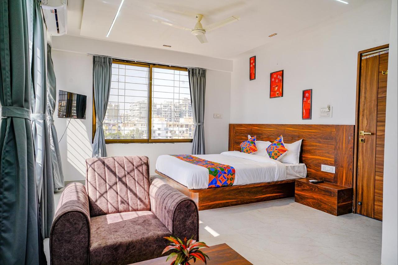Fabhotel Crystal Inn - Nr Suvarndeep Chowk Pimpri-Chinchwad Экстерьер фото